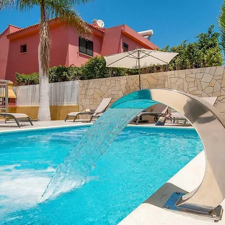 Sleeps 8 Pool Air Con Wifi Sonnenland